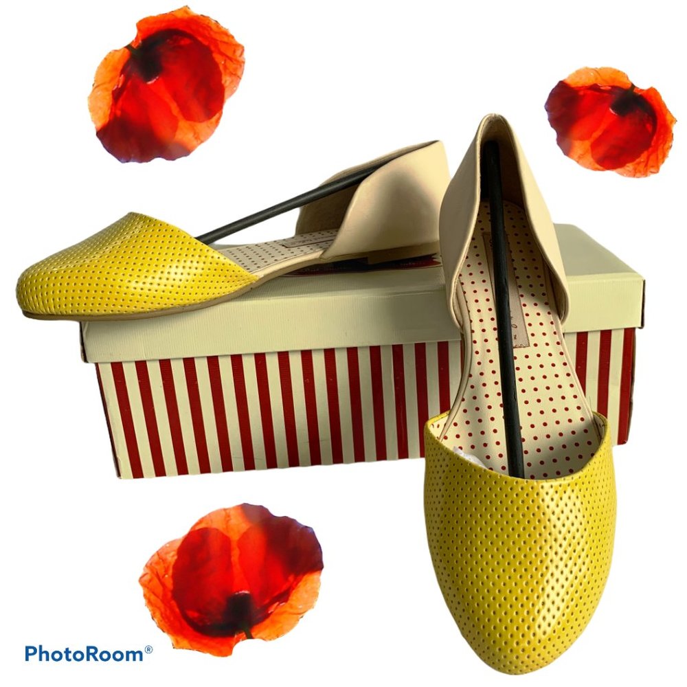 B.A.I.T. Retro pinup Yellow & Cream Shirley D'orsay Ballet Flats Size 7.5 NWT